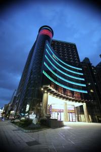 monarch skyline hotel