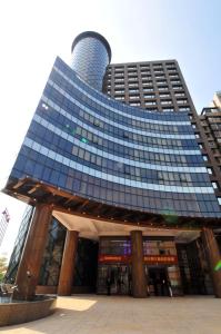 monarch skyline hotel