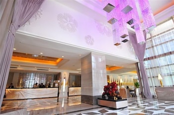 monarch skyline hotel