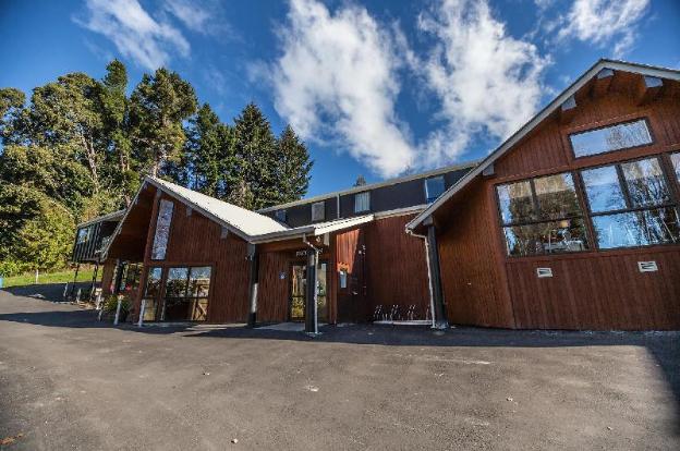 yha queenstown lakefront adults only