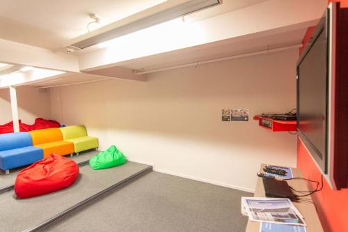 yha queenstown lakefront adults only