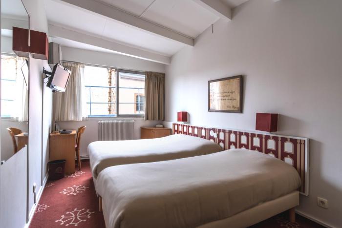 ours blanc place victor hugo