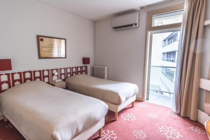 ours blanc place victor hugo