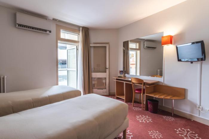 ours blanc place victor hugo