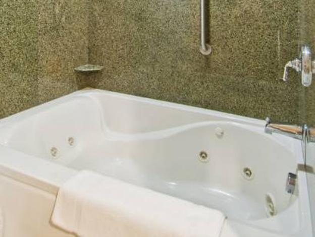 hol inn exp and suites oro valley tucson north
