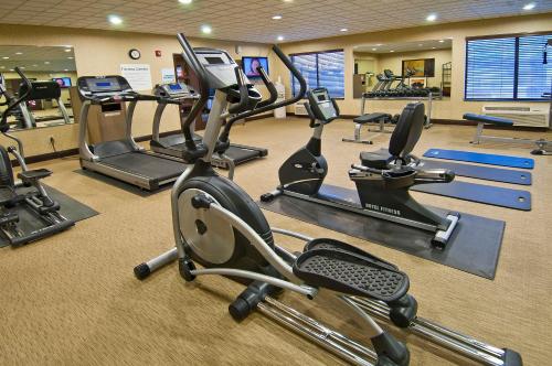 hol inn exp and suites oro valley tucson north