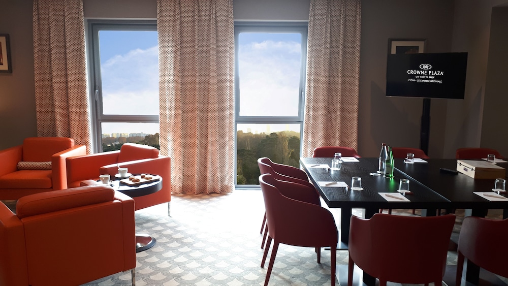 crowne plaza lyon cite internationale