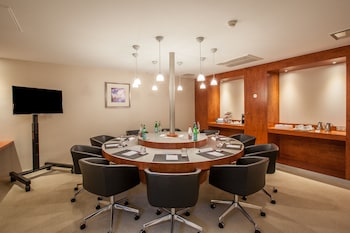 crowne plaza lyon cite internationale