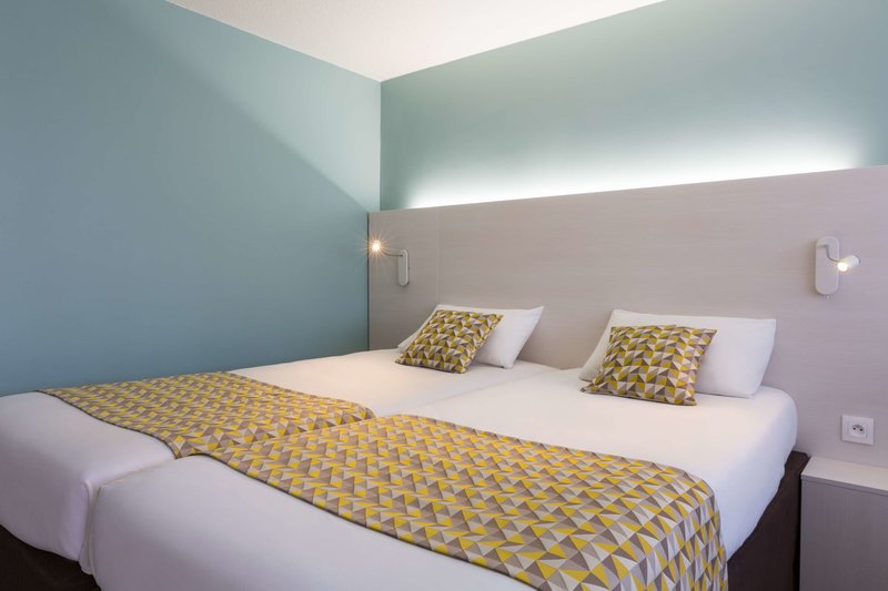 hotel the originals annecy aeroport