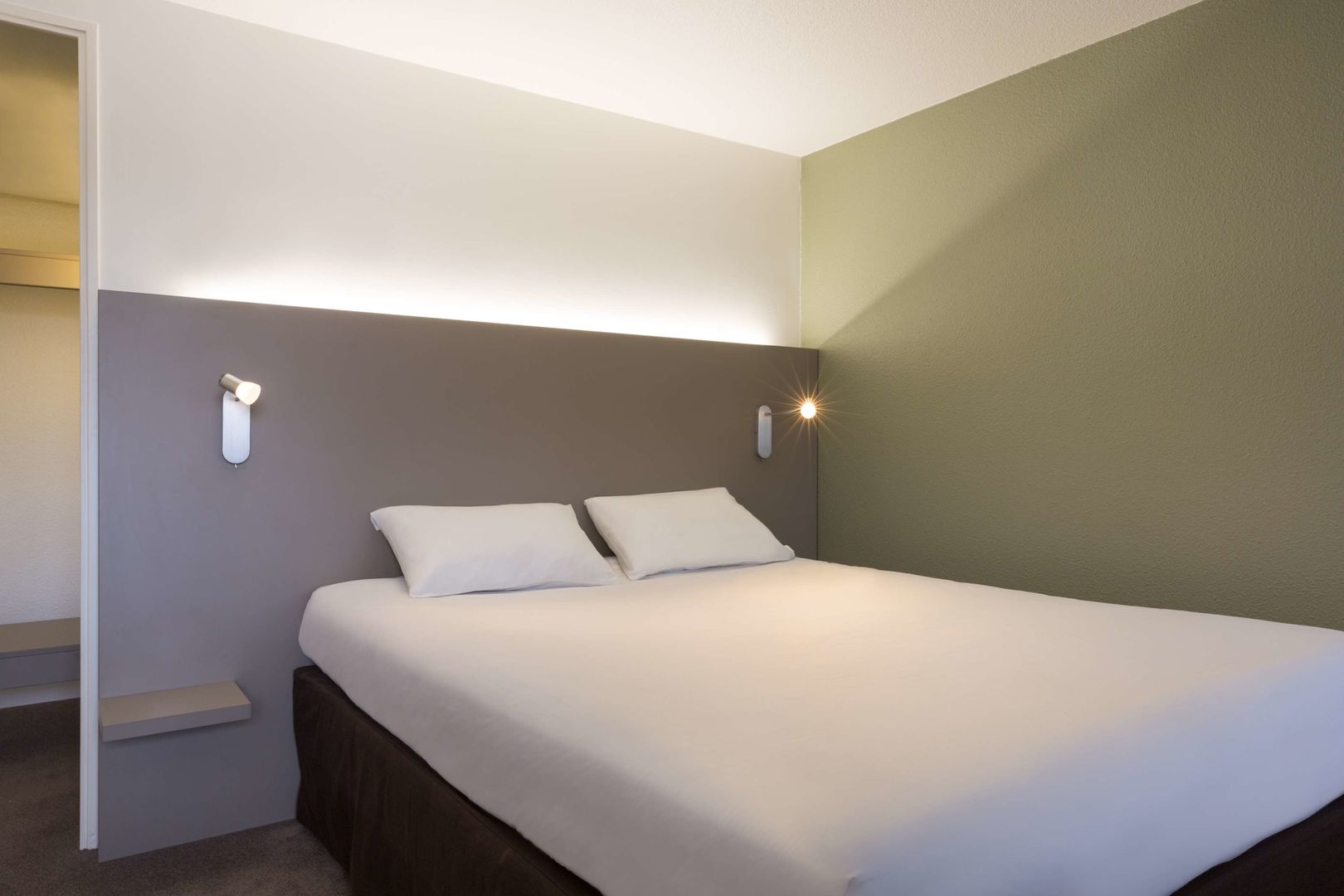 hotel the originals annecy aeroport