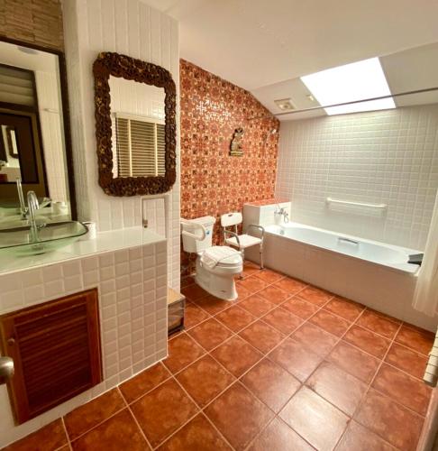 cm night bazaar boutique hotel