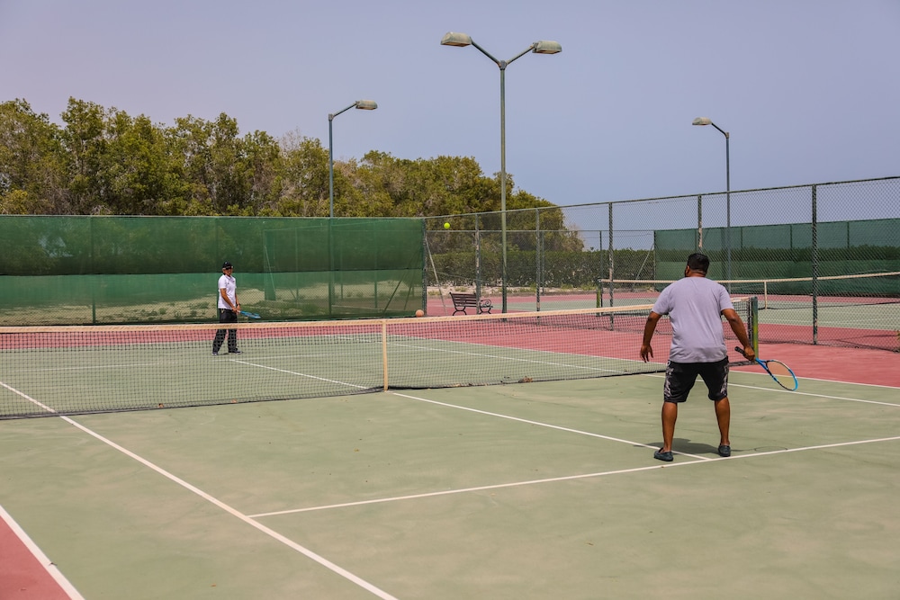 danat jebel dhanna resort