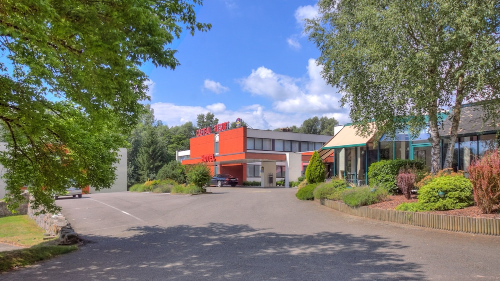 hotel and aparthotel casteau resort mons