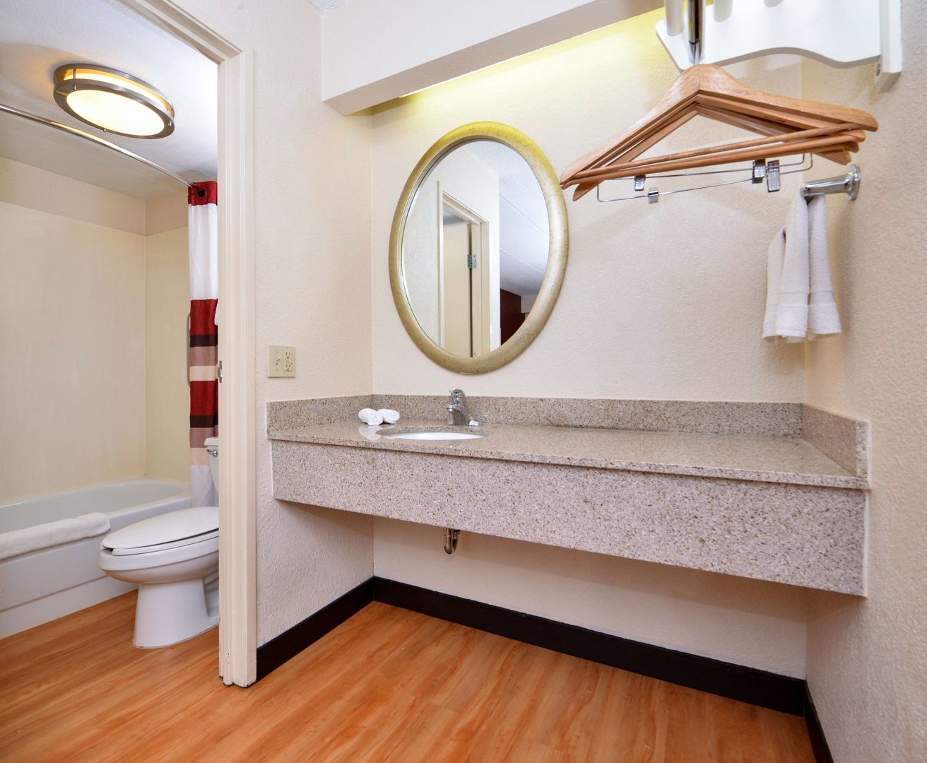 red roof inn milwaukee airport