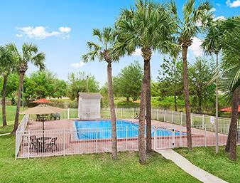 zen living suites extended stay jacksonville university blvd