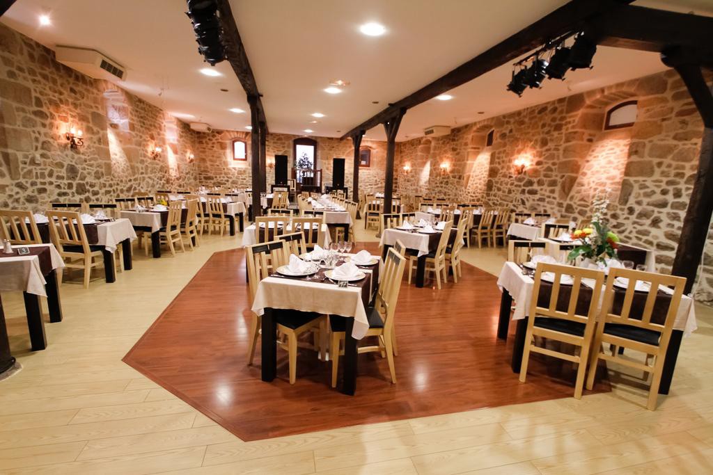 Logis Hotel Restaurant Auberge De La Xaintrie,Aurillac>>Argentat,3 star