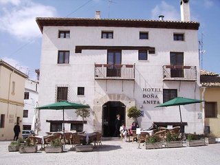 Hotel Restaurante Dona Anita,Derramador>>Requena,2 star
