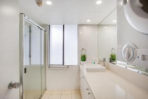 pacific resort broadbeach