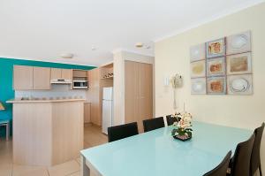 Blue Waters Apartments,Labrador>>Gold Coast,4 star