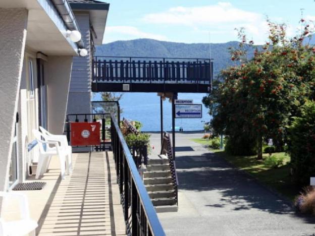 edgewater motel te anau