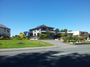 edgewater motel te anau