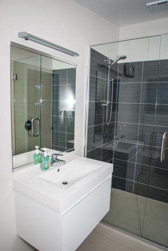 edgewater motel te anau