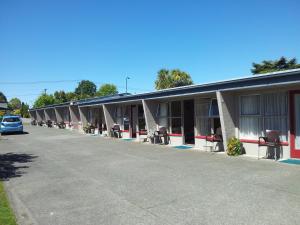edgewater motel te anau