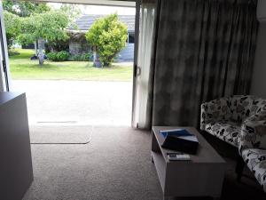 edgewater motel te anau
