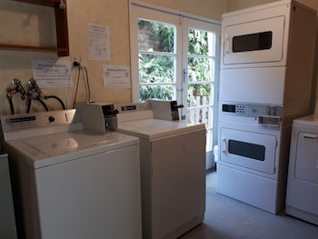 Edgewater Motel Te Anau,Te Anau>>Southland,4 star
