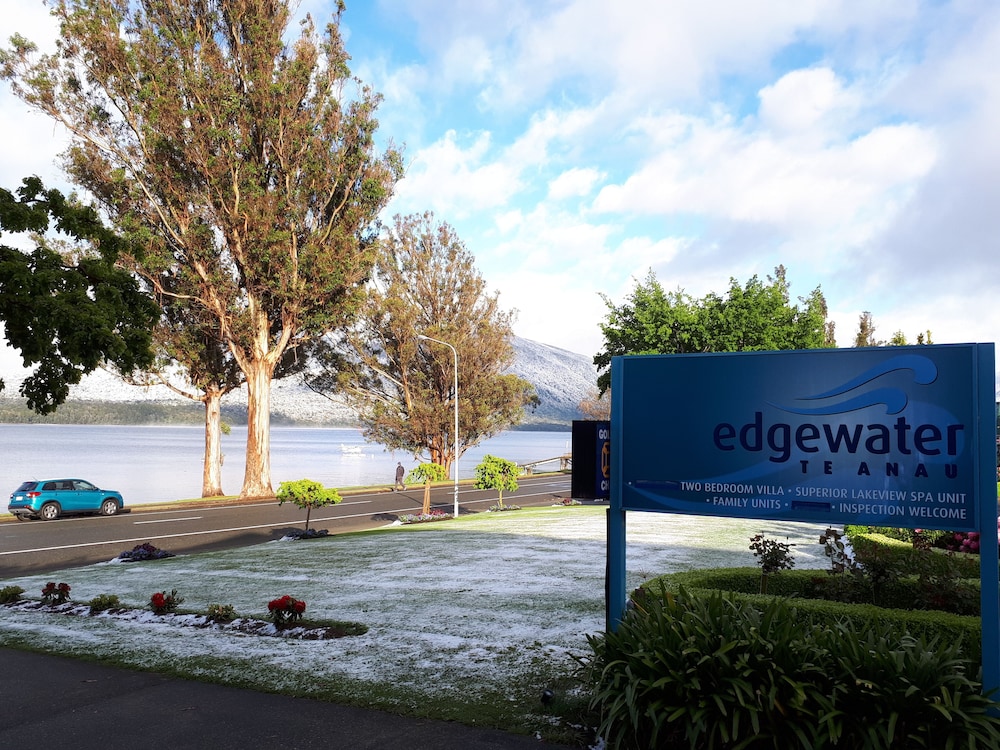 edgewater motel te anau
