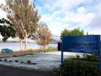 edgewater motel te anau