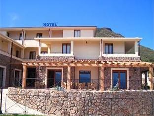 hotel villa gustui maris