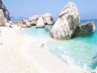 hotel villa gustui maris