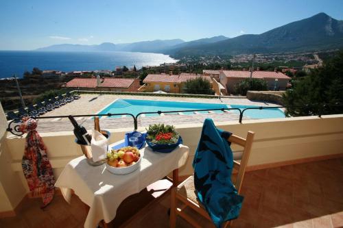 hotel villa gustui maris