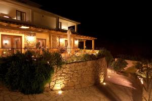 hotel villa gustui maris