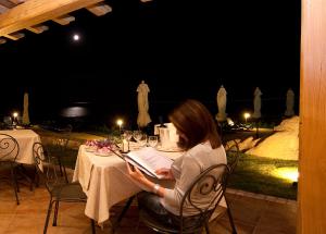 hotel villa gustui maris