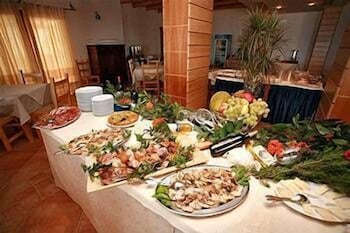 hotel villa gustui maris