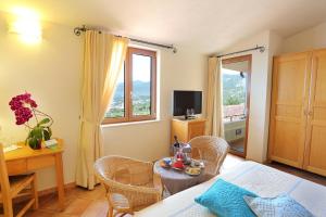 hotel villa gustui maris