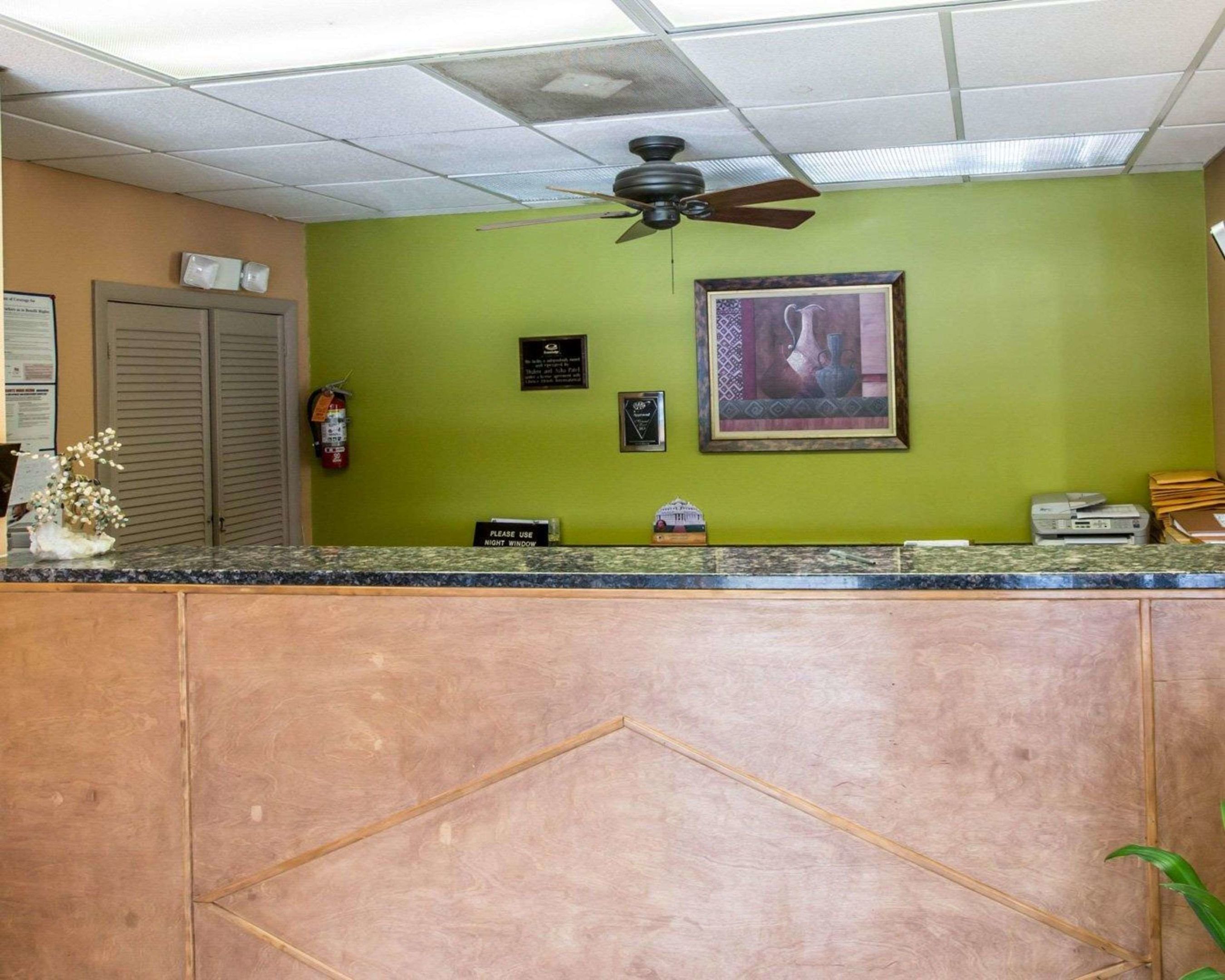 econo lodge biltmore