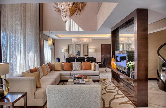 Crowne Plaza Dubai Deira By Ihg,Near Reef Mall,5 star