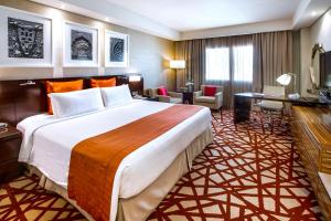 Crowne Plaza Dubai Deira, An Ihg Hotel,Near Reef Mall,5 star
