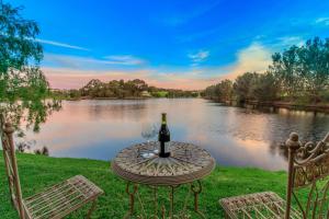 Stonewell Cottages & Vineyards,Barossa Valley>>Adelaide,5 star