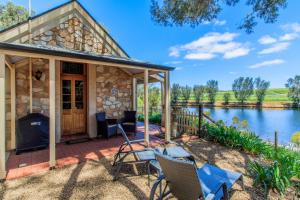 Stonewell Cottages & Vineyards,Barossa Valley>>Adelaide,5 star