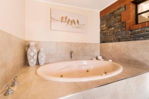 stonewell cottages and vineyards