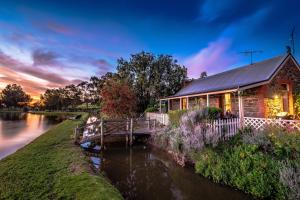 stonewell cottages and vineyards