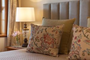 stonewell cottages and vineyards