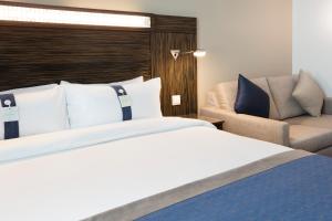 Holiday Inn Express Dubai Jumeirah, An Ihg Hotel,Near Etihad Museum,2 star