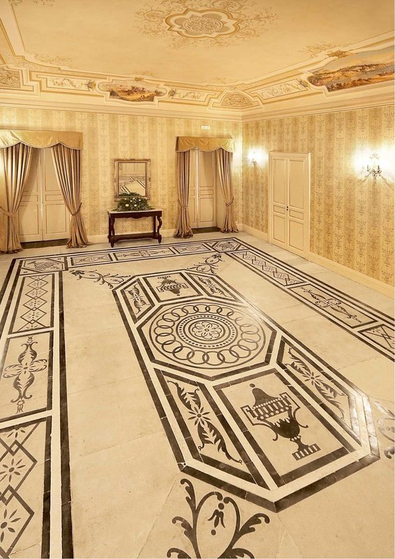 hotel villa del lauro