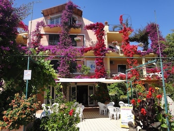 Aparthotel Domus De Janas Sul Mare,Cagliari>>Bari Sardo,3 star
