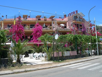 Aparthotel Domus De Janas Sul Mare,Cagliari>>Bari Sardo,3 star